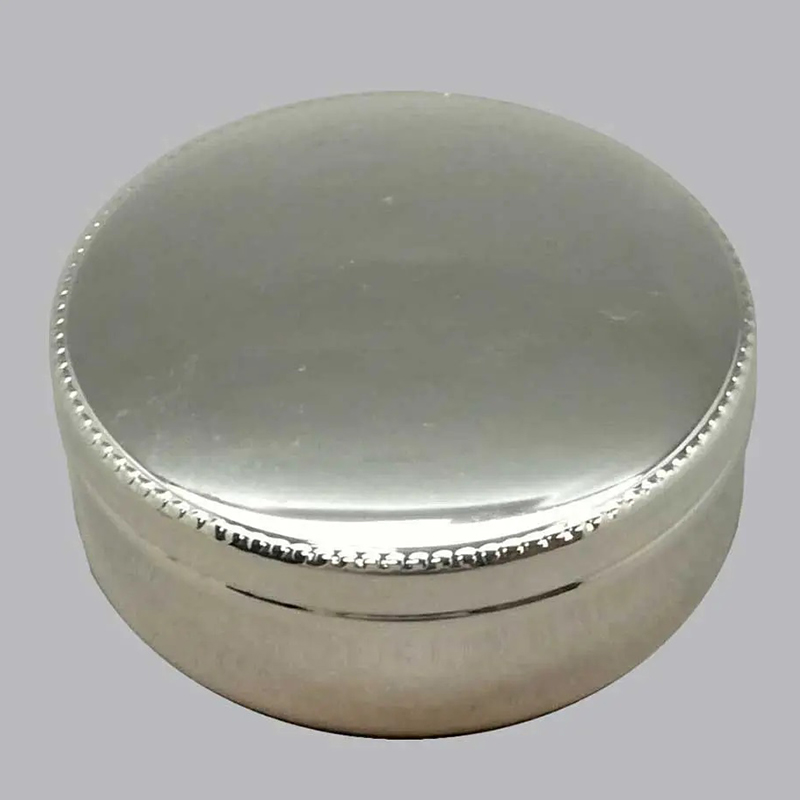 Boîte ronde Perles en métal argenté      